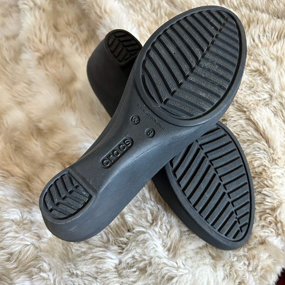 Crocs Lina Wedge Pump. Black womens size 8 - Picture 9 of 11